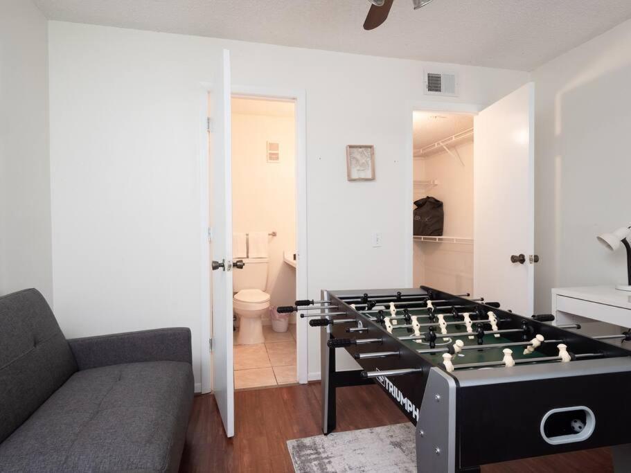 Spacious Condo Mins To Shands, University, & Downtown! غينزفيل، فلوريدا المظهر الخارجي الصورة