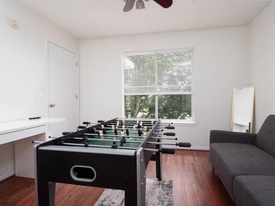 Spacious Condo Mins To Shands, University, & Downtown! غينزفيل، فلوريدا المظهر الخارجي الصورة