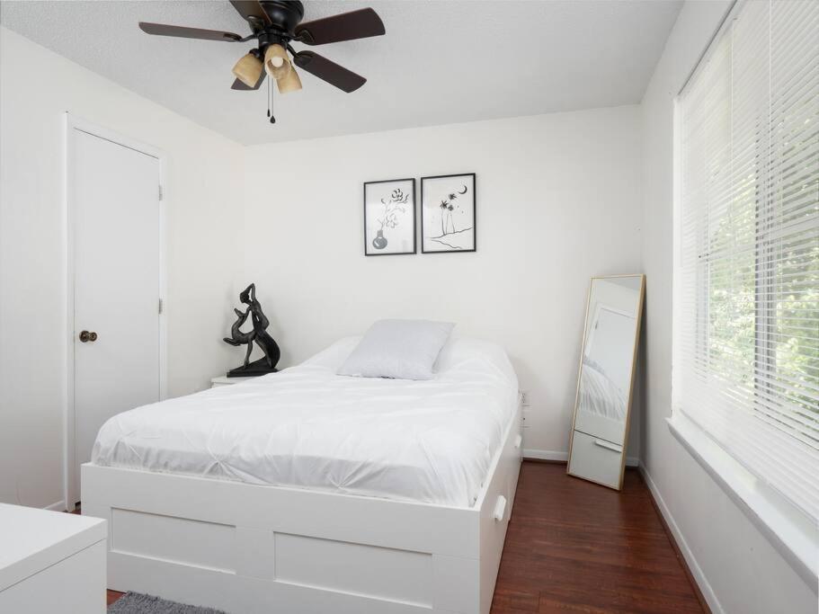 Spacious Condo Mins To Shands, University, & Downtown! غينزفيل، فلوريدا المظهر الخارجي الصورة